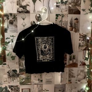 nwt black graphic tee !!